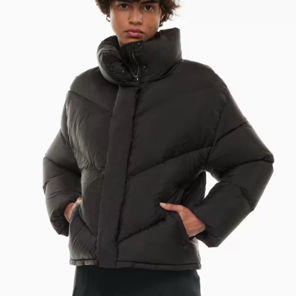 NWT Aritzia Cloud Puff Black XS